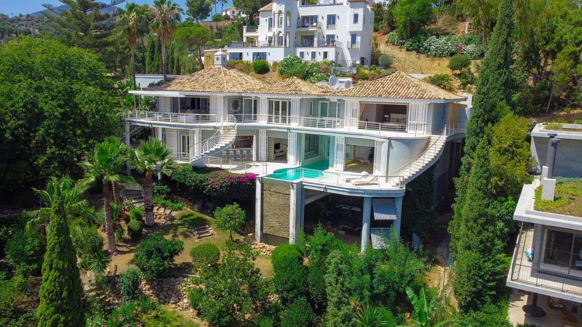 5 Bedroom Villa for Sale in El Madroñal — 2