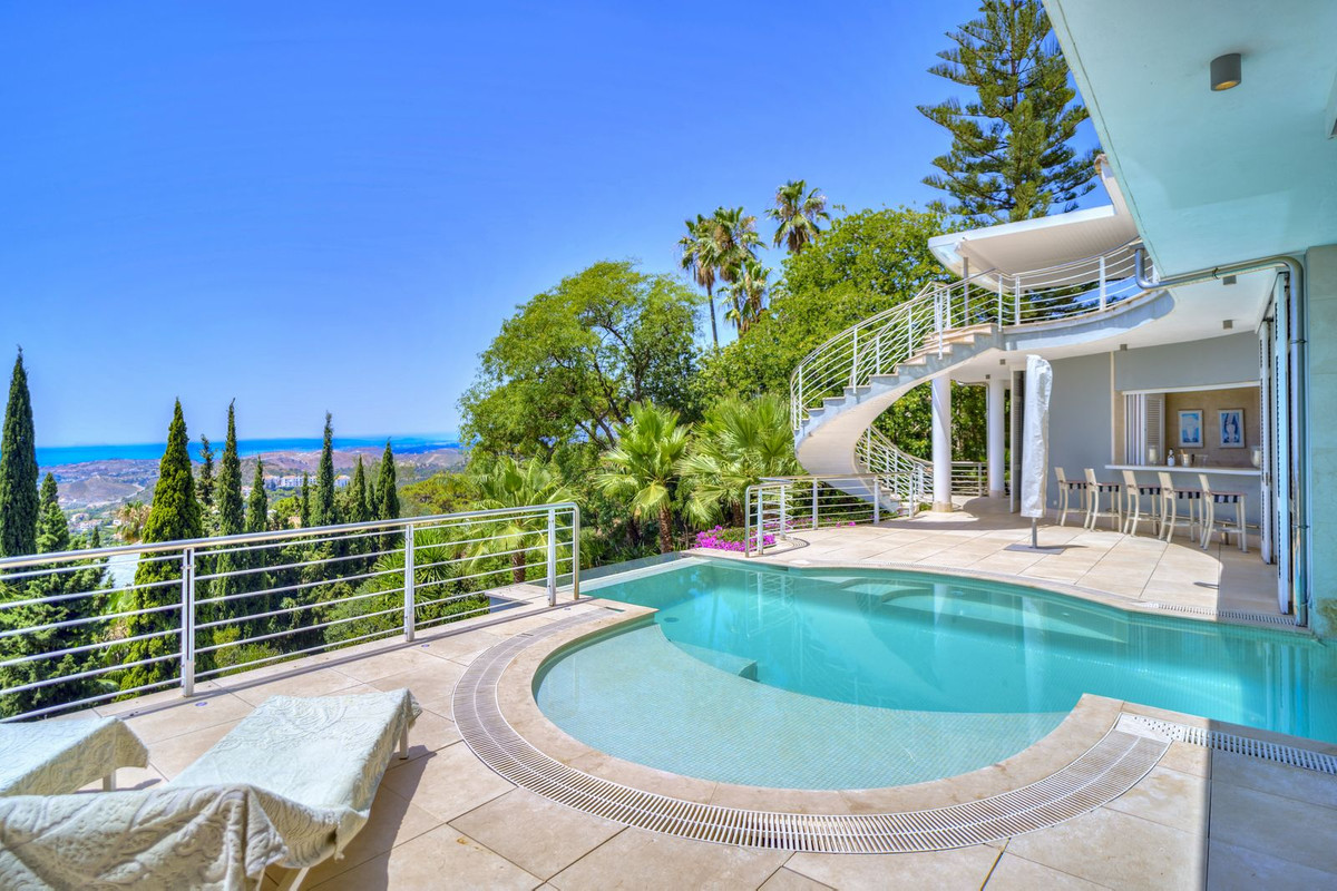 5 Bedroom Villa for Sale in El Madroñal — 3