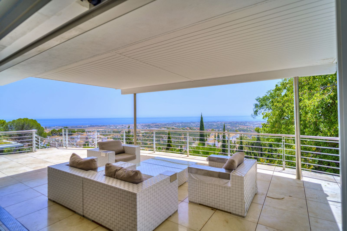 5 Bedroom Villa for Sale in El Madroñal — 4