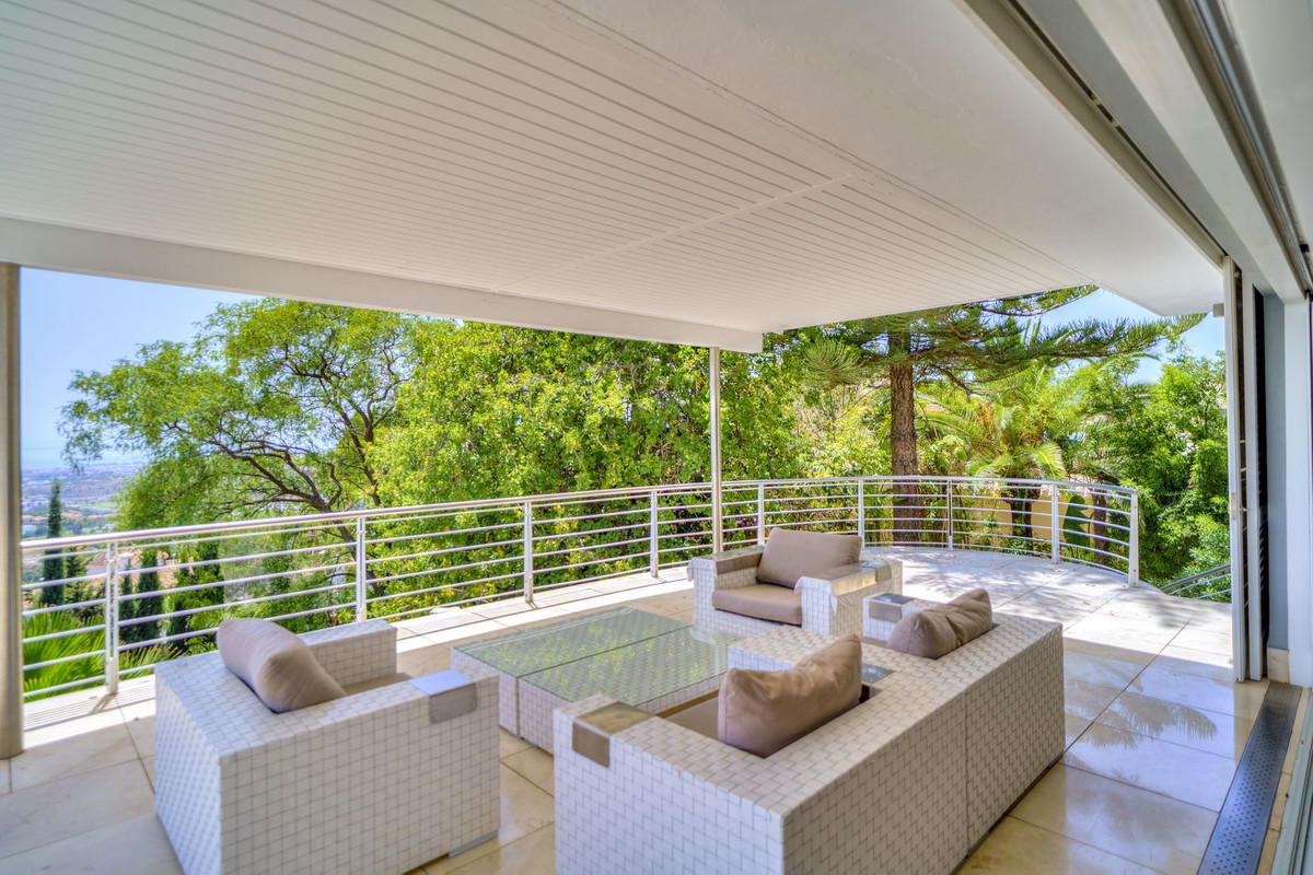 5 Bedroom Villa for Sale in El Madroñal — 6