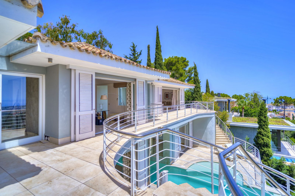 5 Bedroom Villa for Sale in El Madroñal — 9