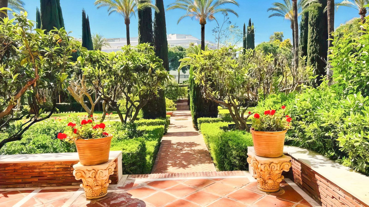 3 Bedroom Apartment for Sale in Marbella — 2