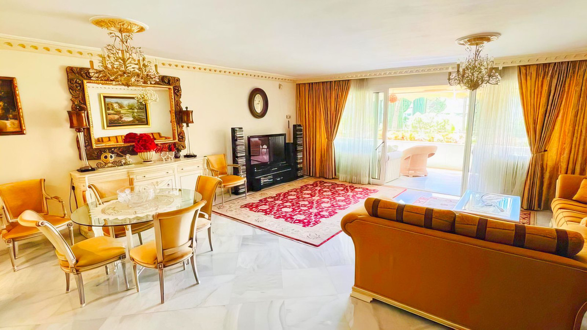 3 Bedroom Apartment for Sale in Marbella — 4