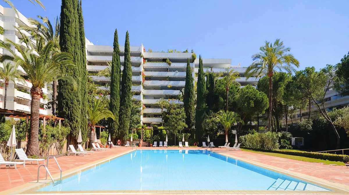 3 Bedroom Apartment for Sale in Marbella — view 10