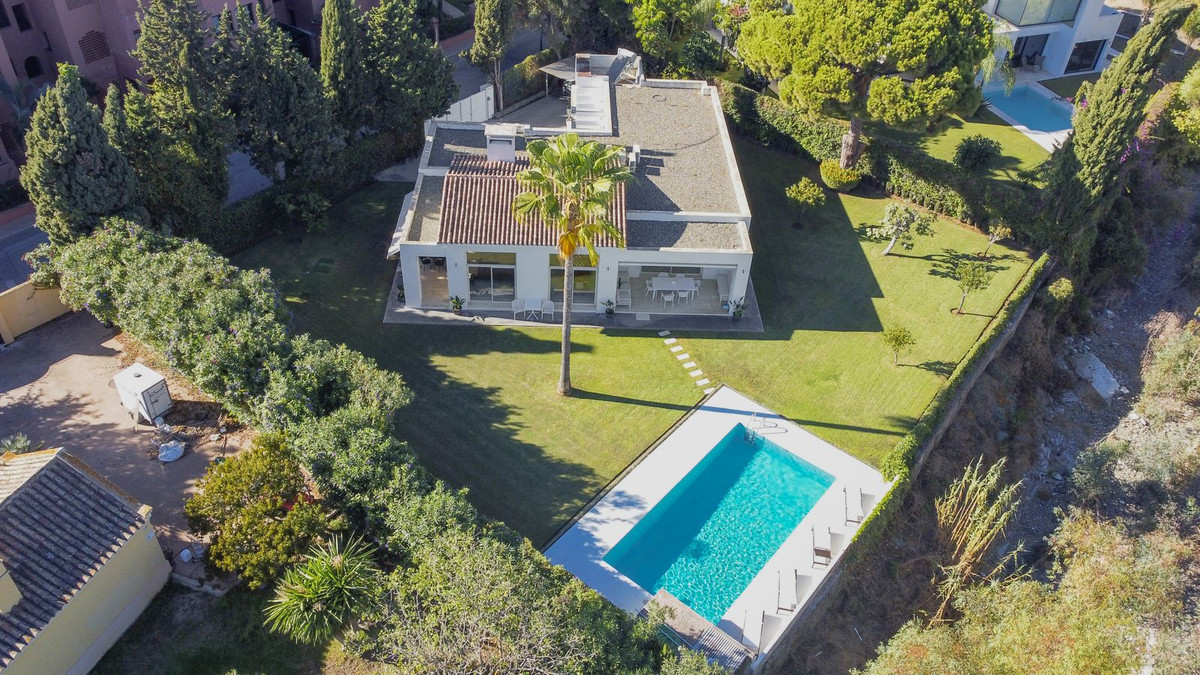 3 Bedroom Villa for Sale in Guadalmina Baja — 2