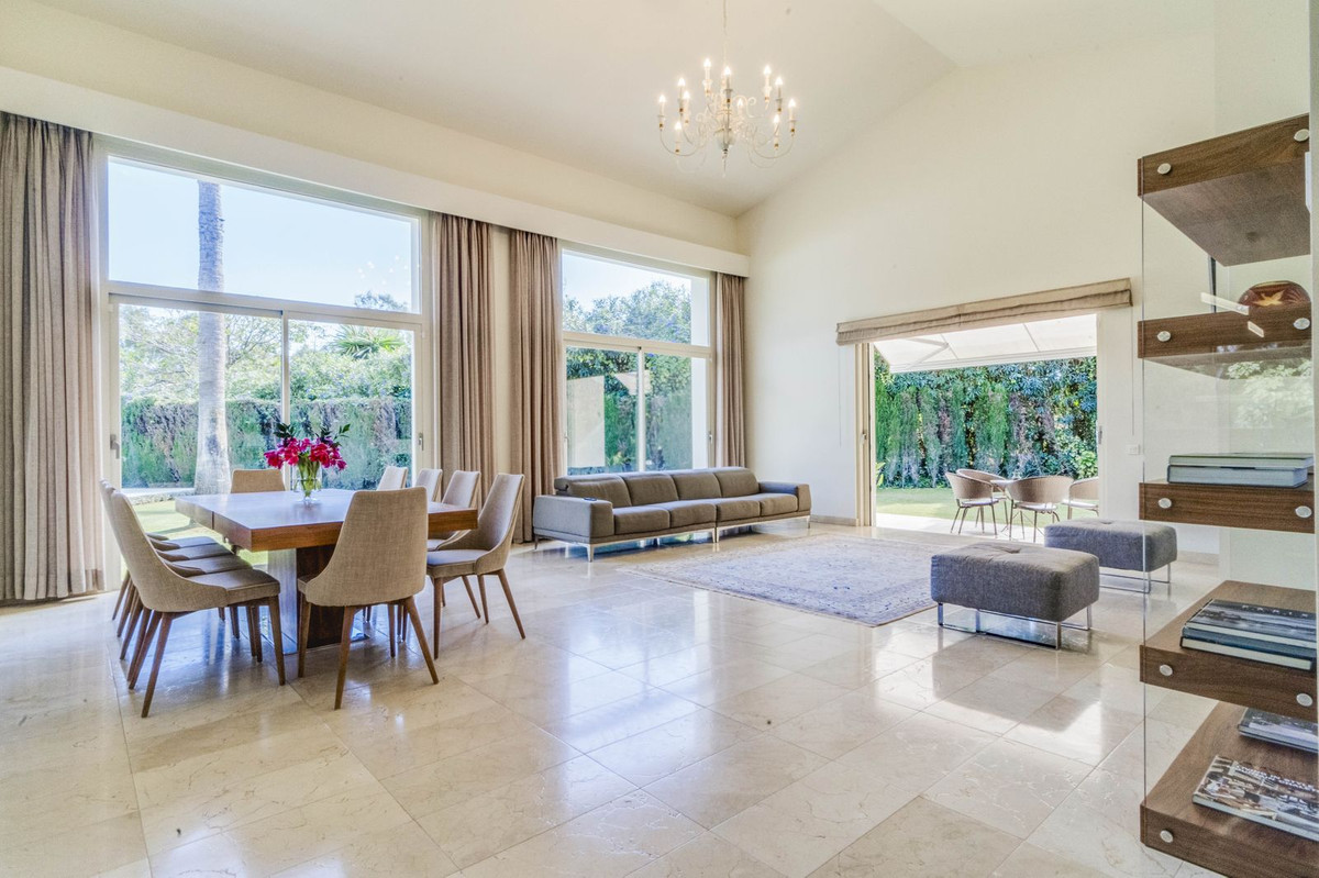 3 Bedroom Villa for Sale in Guadalmina Baja — 3