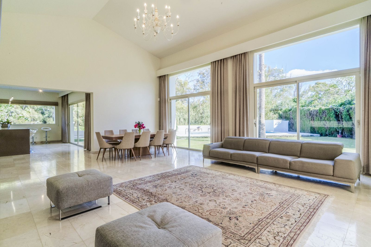 3 Bedroom Villa for Sale in Guadalmina Baja — 5