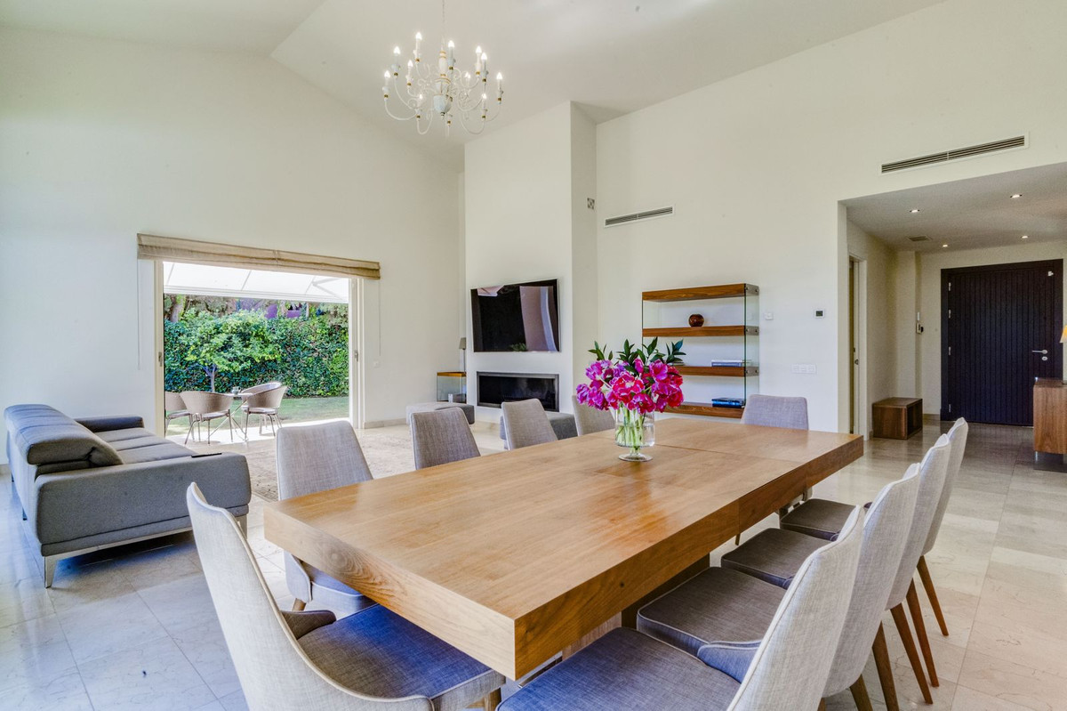 3 Bedroom Villa for Sale in Guadalmina Baja — 6