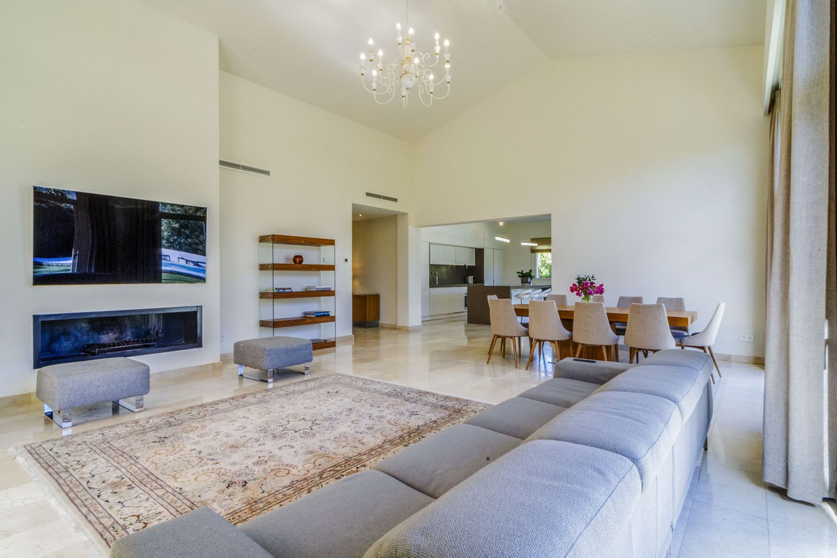 3 Bedroom Villa for Sale in Guadalmina Baja — 7