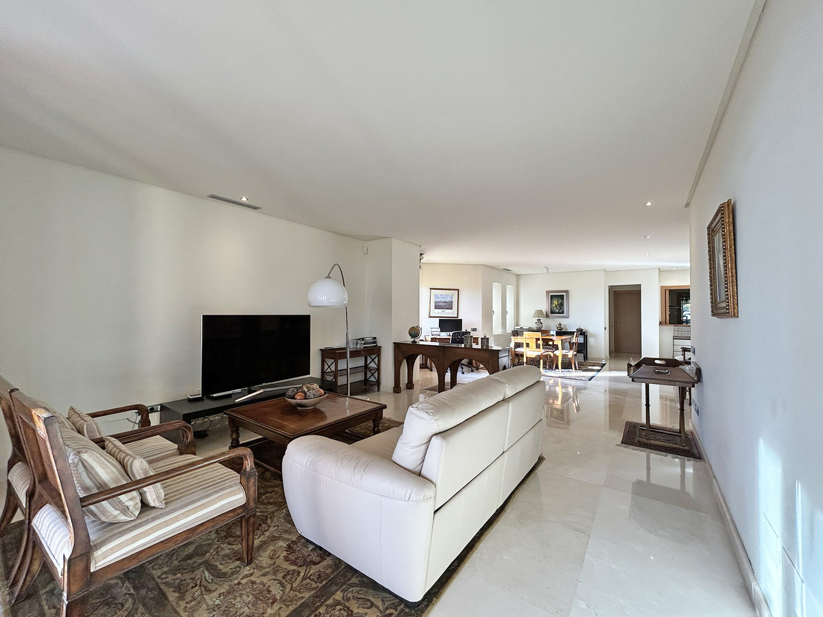 2 Bedroom Apartment for Sale in The Golden Mile — 5