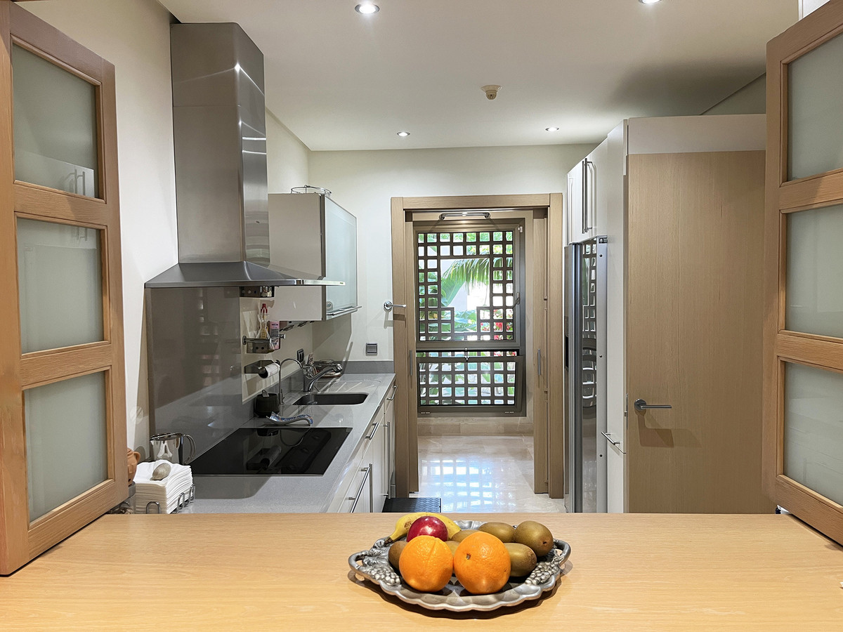 2 Bedroom Apartment for Sale in The Golden Mile — 7