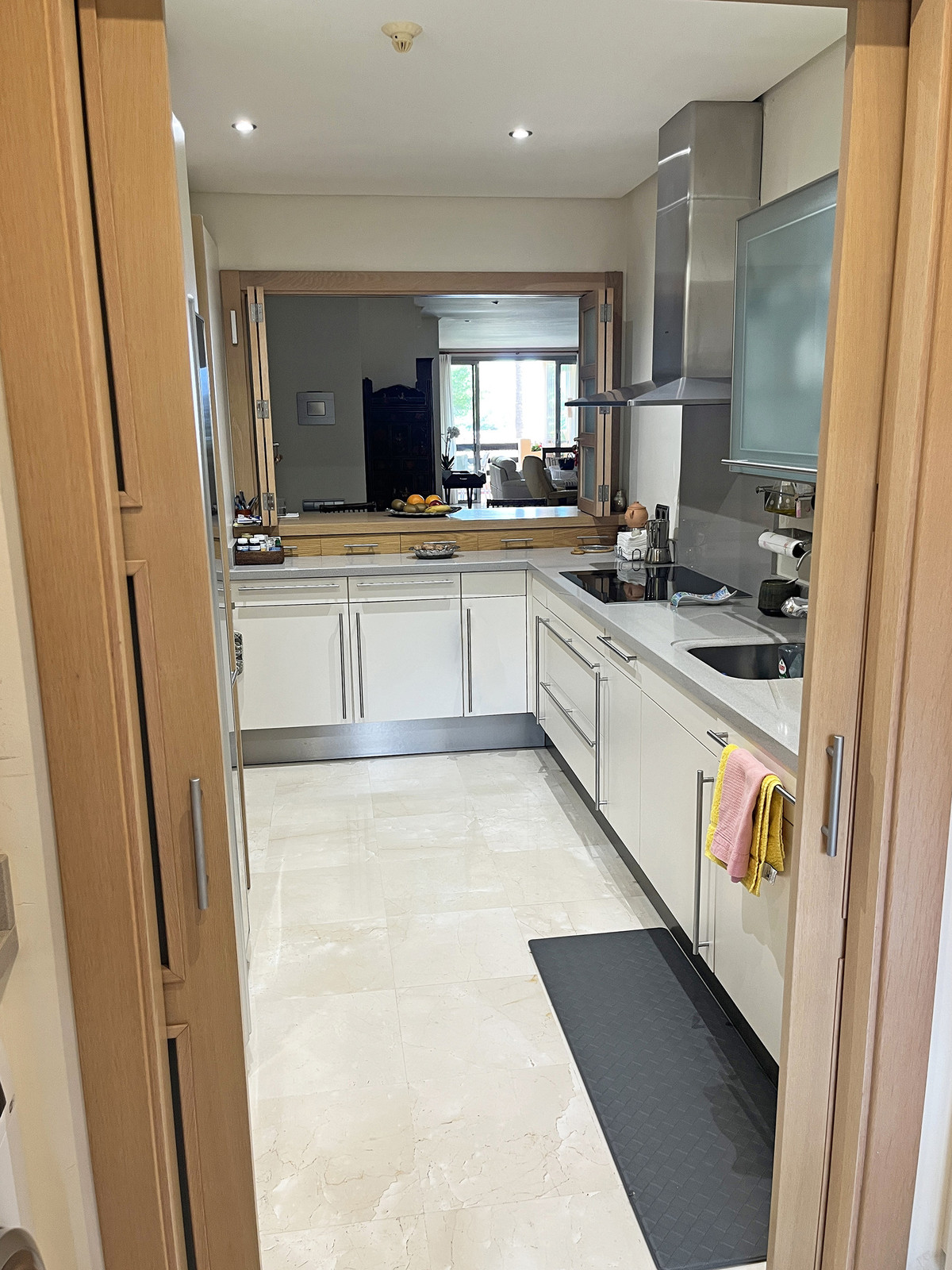 2 Bedroom Apartment for Sale in The Golden Mile — 8