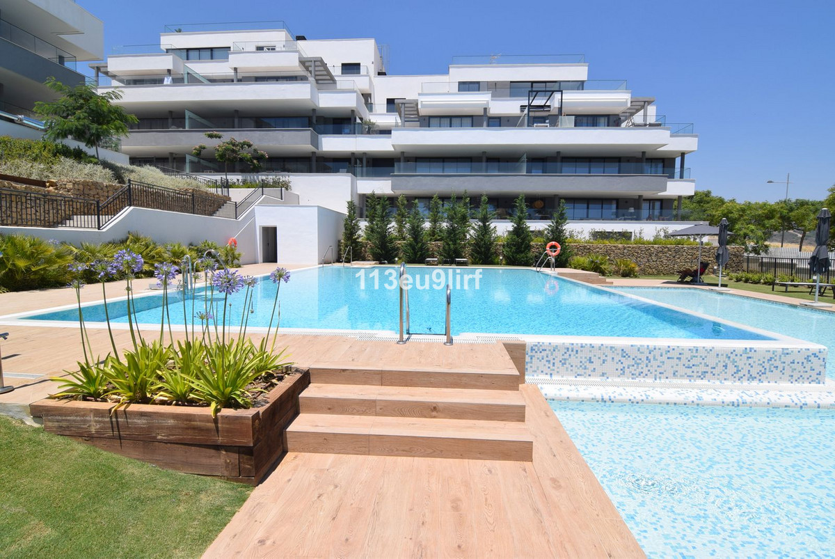 3 Bedroom Apartment for Sale in Estepona