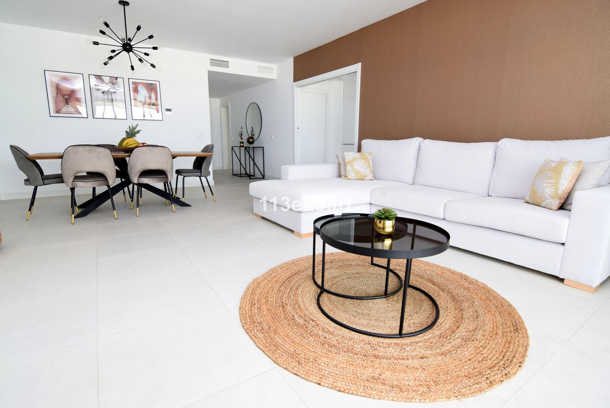 3 Bedroom Apartment for Sale in Estepona — 3