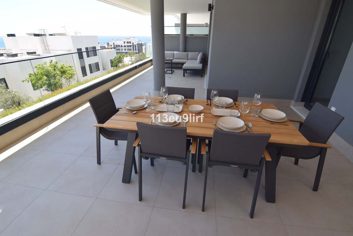 3 Bedroom Apartment for Sale in Estepona — 8