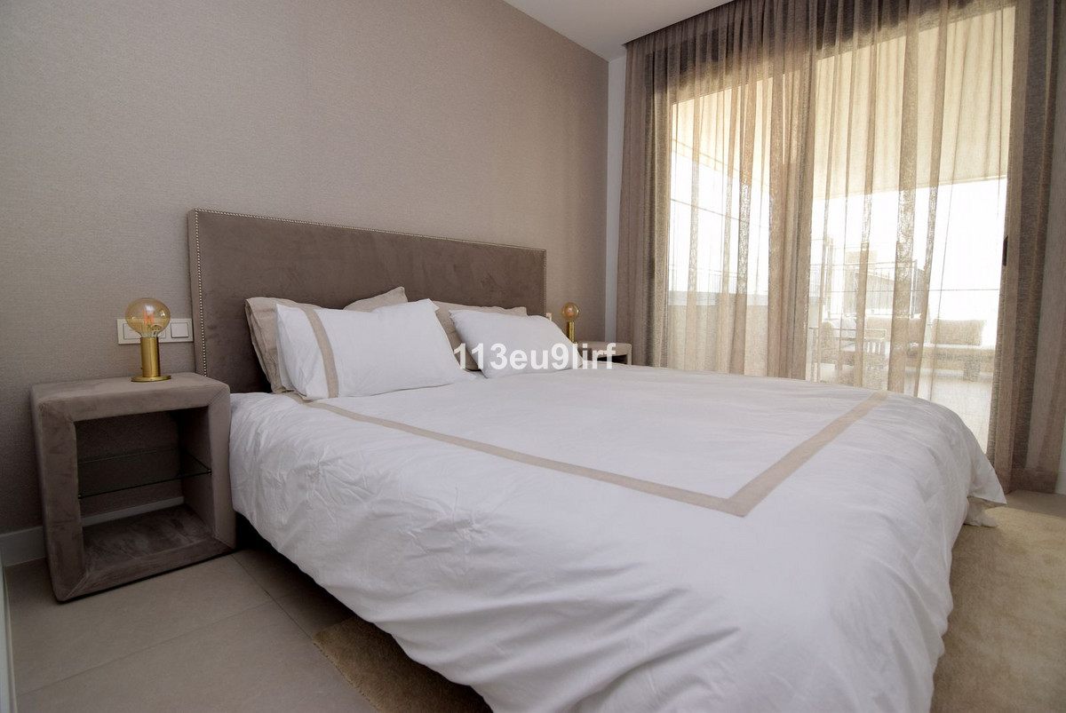 3 Bedroom Apartment for Sale in Estepona — view 10