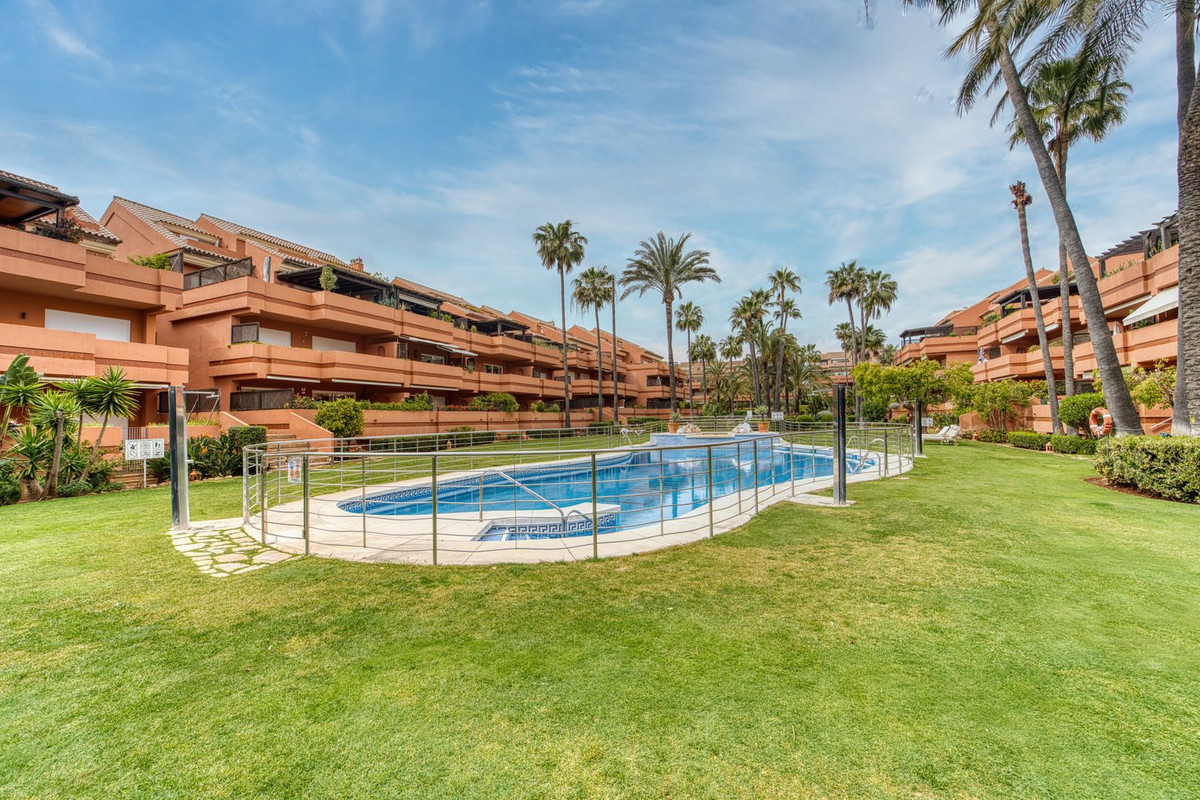 2 Bedroom Apartment for Sale in Marbella