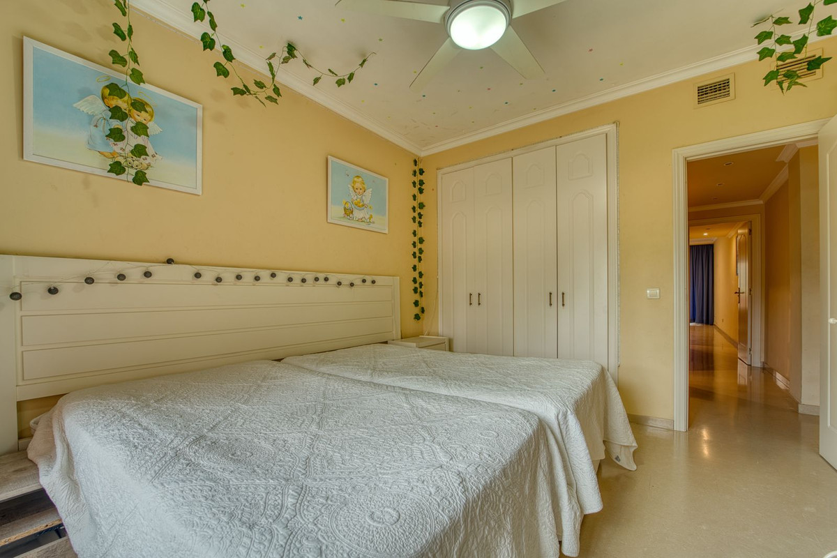 2 Bedroom Apartment for Sale in Marbella — 9