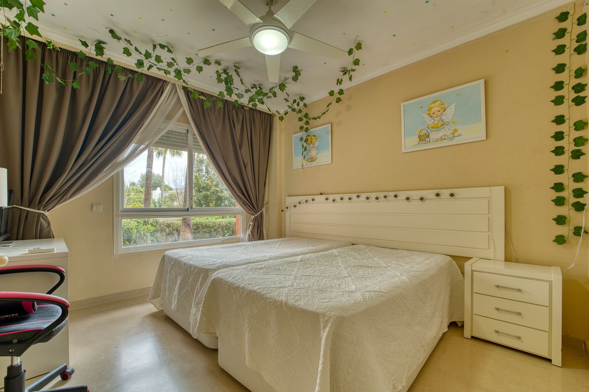 2 Bedroom Apartment for Sale in Marbella — view 10