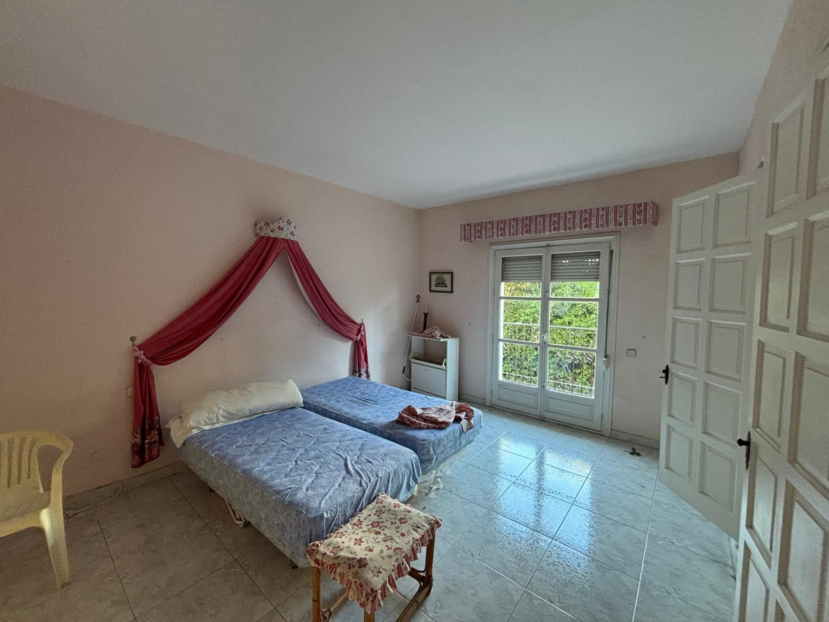 3 Bedroom Apartment for Sale in Nueva Andalucía — 4