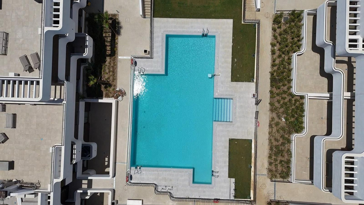 2 Bedroom Apartment for Sale in Estepona — 3