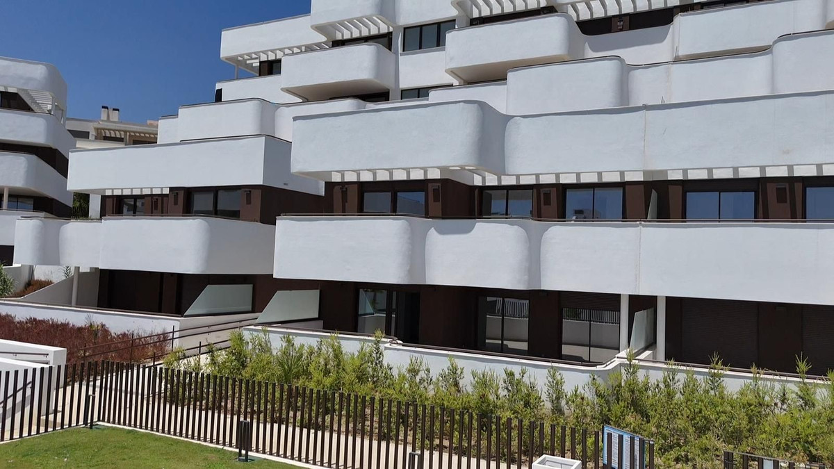 2 Bedroom Apartment for Sale in Estepona — 5