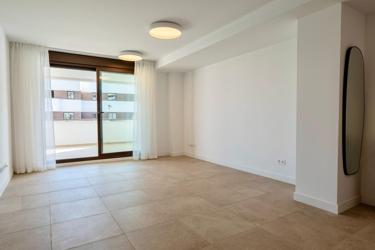 2 Bedroom Apartment for Sale in Estepona — 6