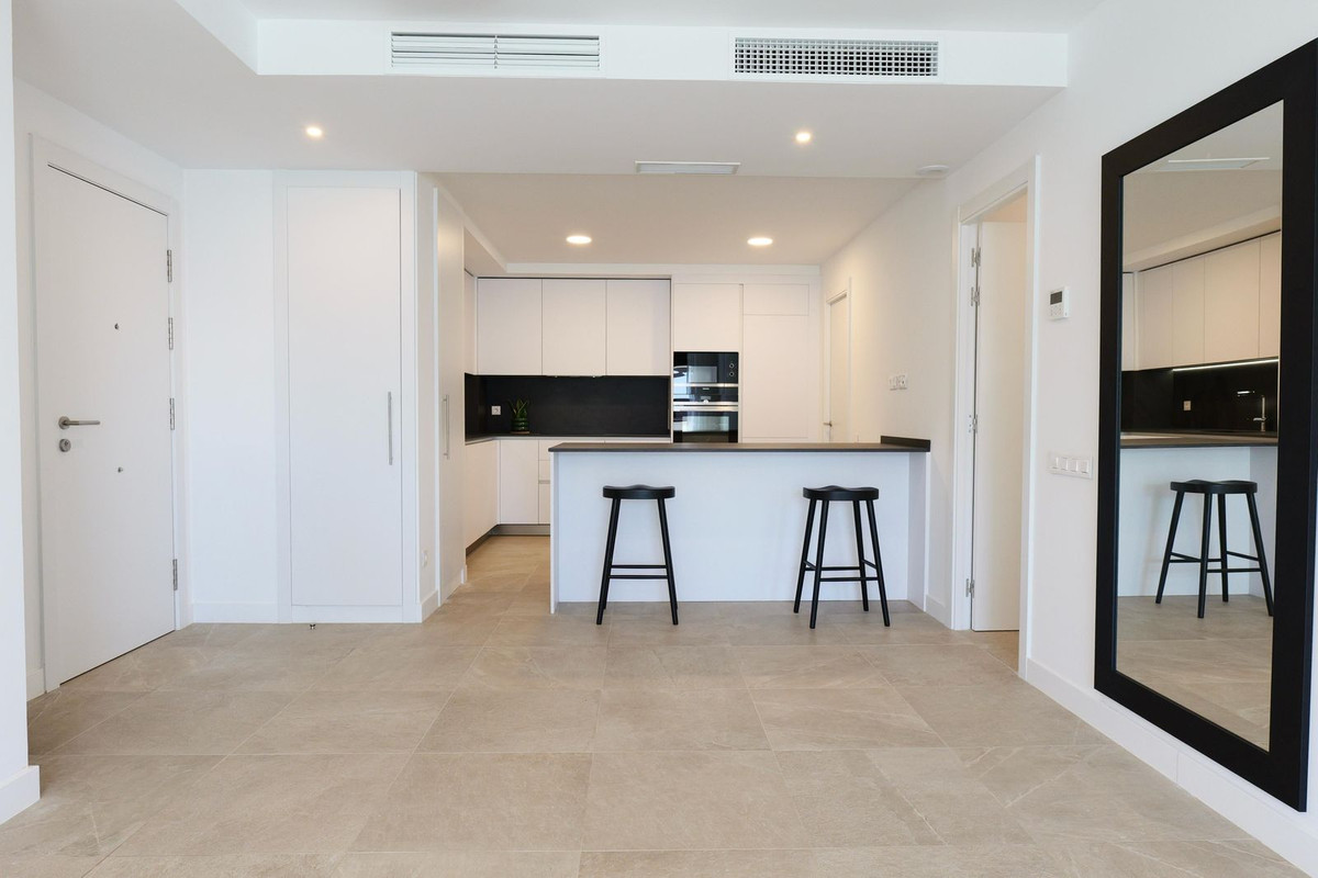 2 Bedroom Apartment for Sale in Estepona — 8