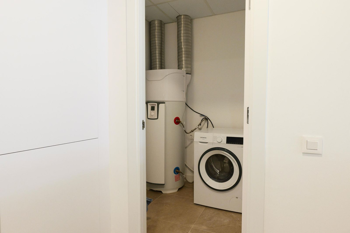 2 Bedroom Apartment for Sale in Estepona — 9
