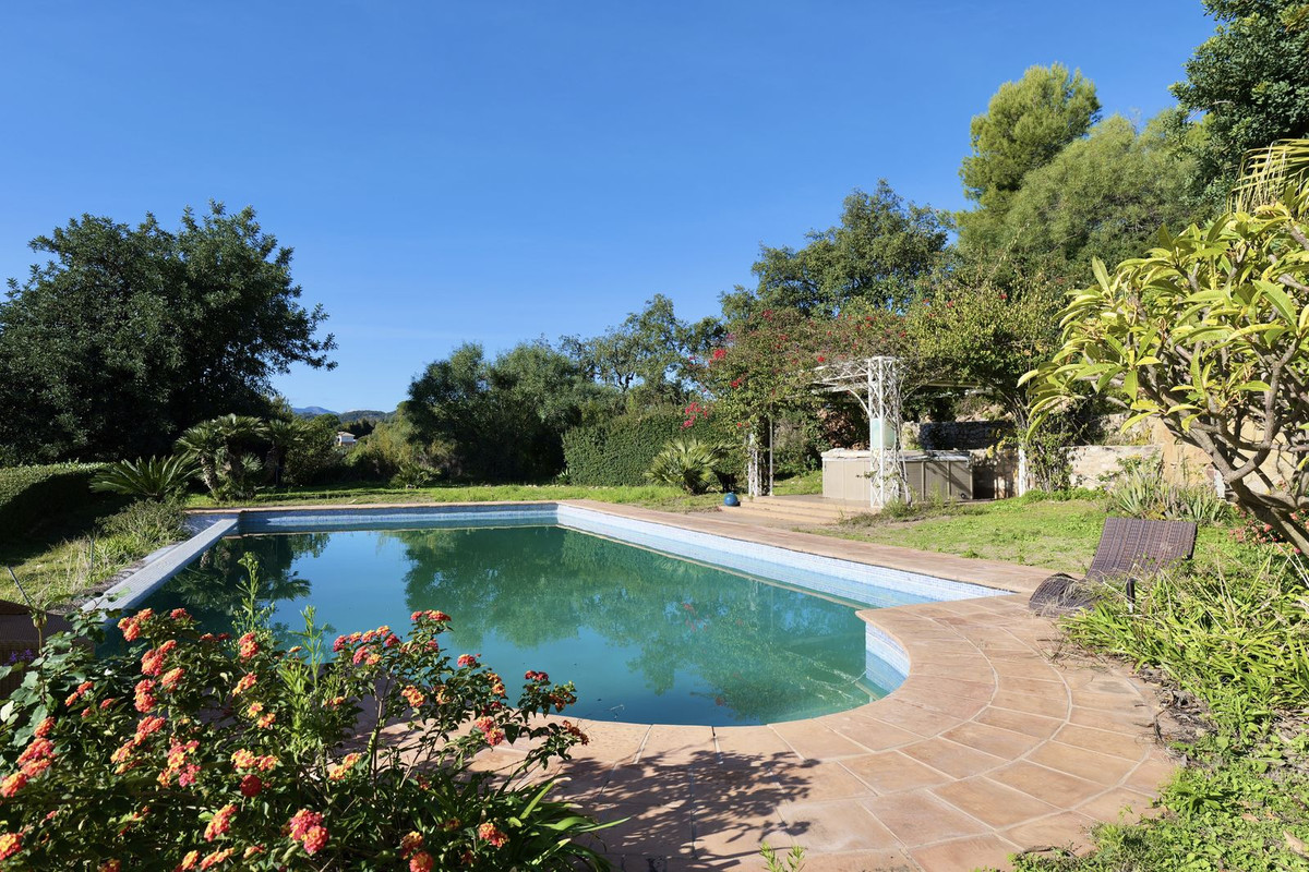 6 Bedroom Villa for Sale in La Zagaleta — 3