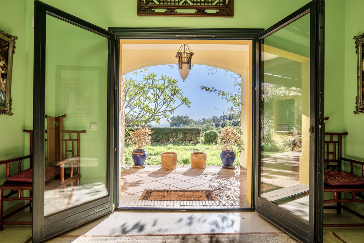 6 Bedroom Villa for Sale in La Zagaleta — 4