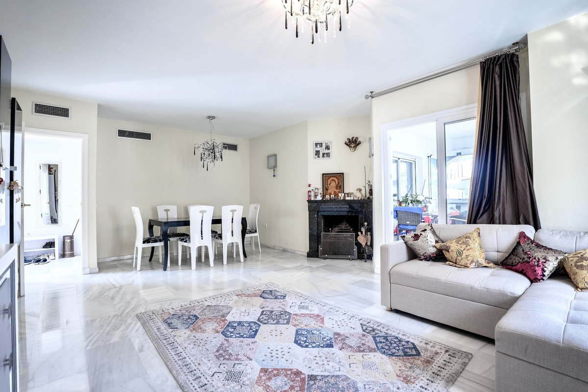 2 Bedroom Apartment for Sale in Nueva Andalucía