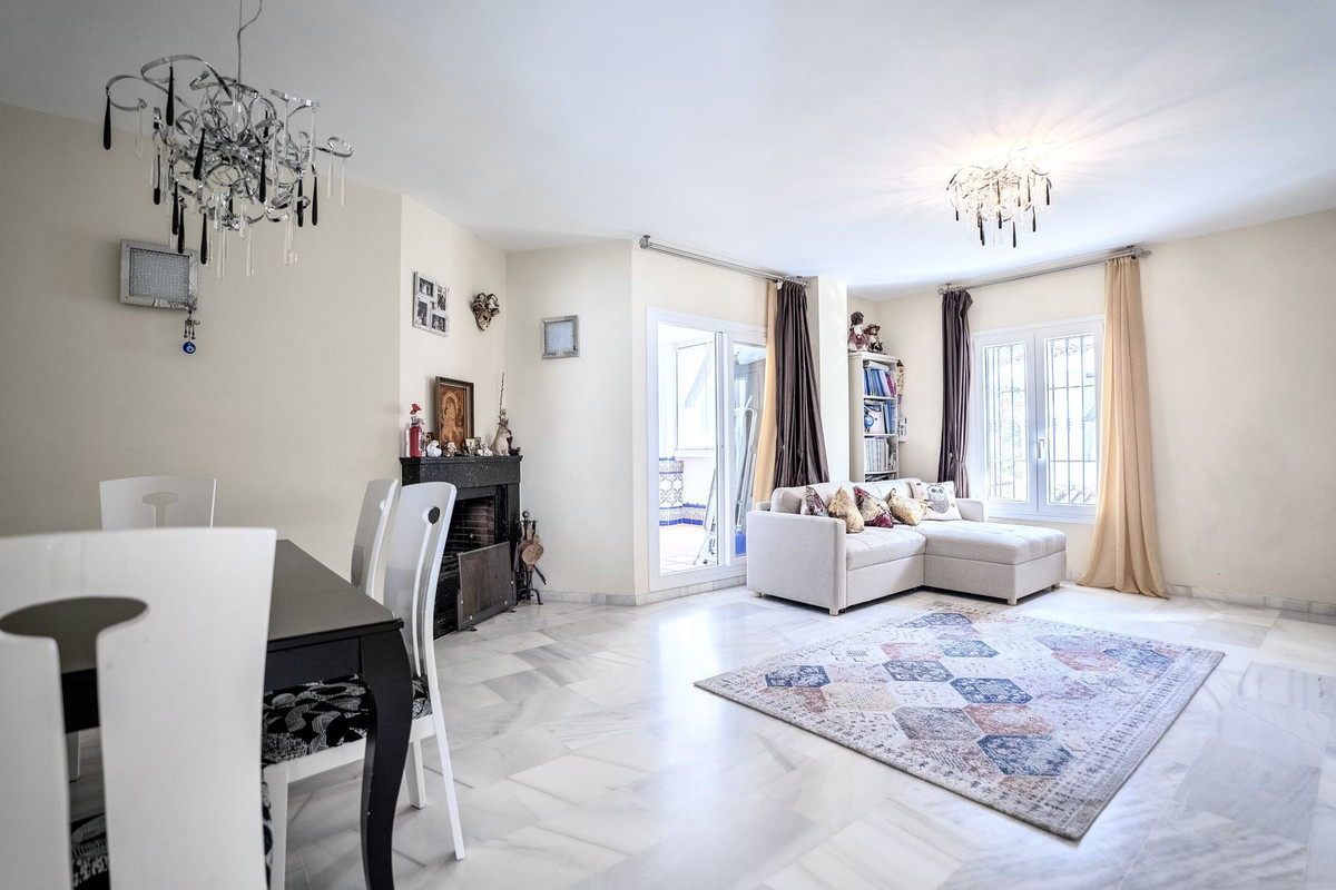2 Bedroom Apartment for Sale in Nueva Andalucía — 3