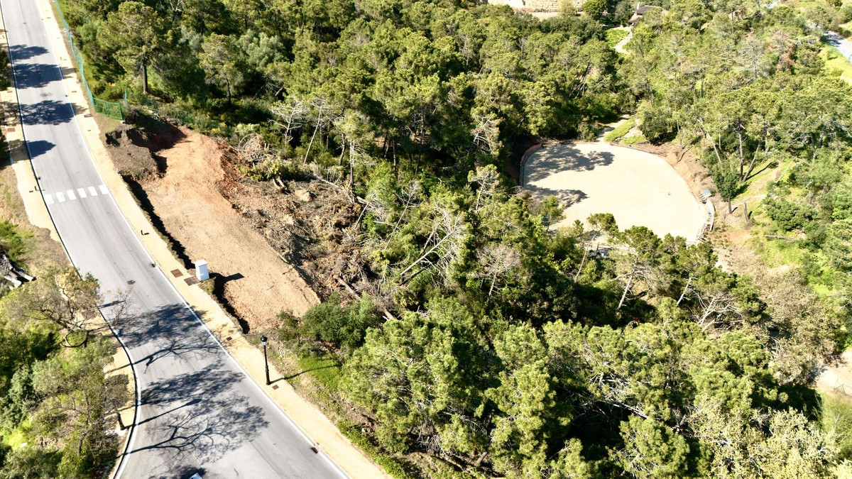 Plot for Sale in Benahavís