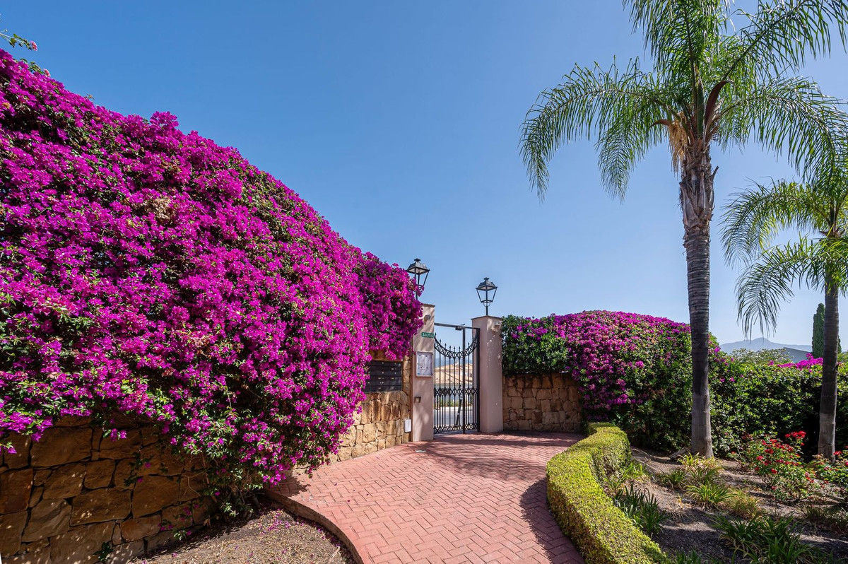 2 Bedroom Apartment for Sale in El Paraiso — view 10
