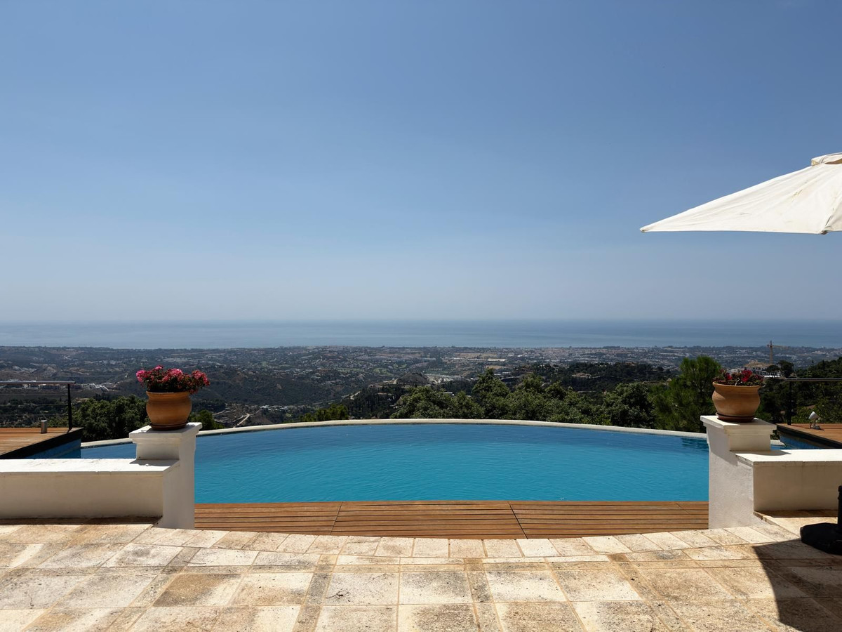 5 Bedroom Villa for Sale in La Zagaleta — 3
