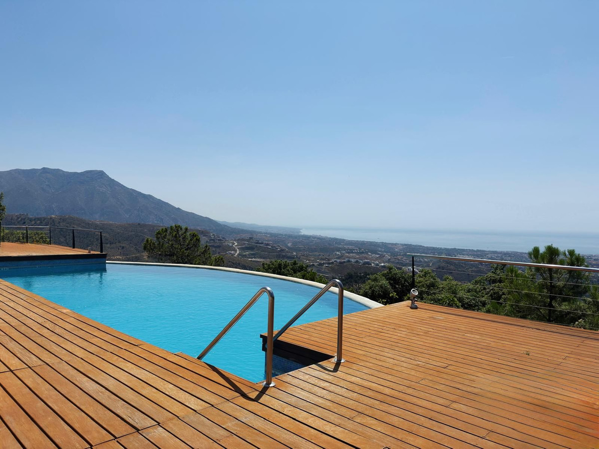 5 Bedroom Villa for Sale in La Zagaleta — 4