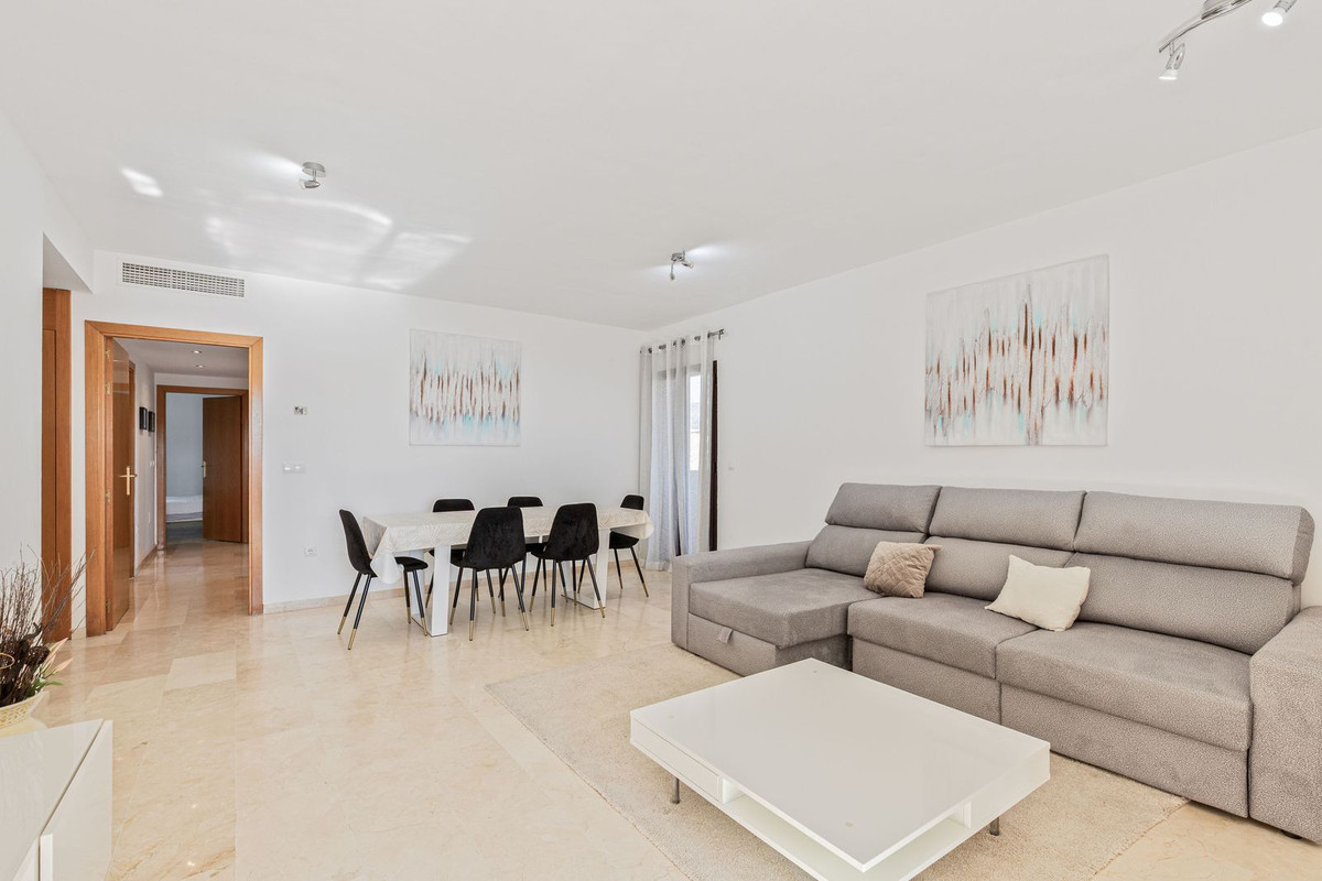 3 Bedroom Apartment for Sale in Estepona — 3