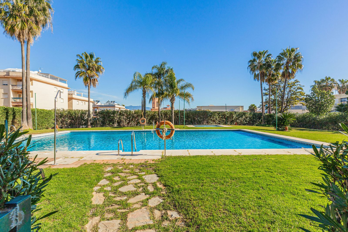 3 Bedroom Apartment for Sale in Estepona — 6