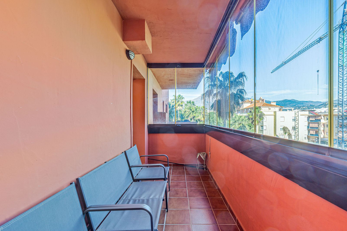 3 Bedroom Apartment for Sale in Estepona — 8