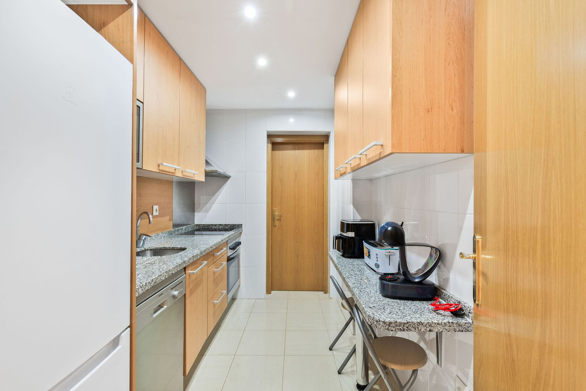 3 Bedroom Apartment for Sale in Estepona — 9