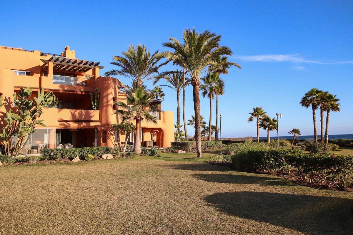 4 Bedroom Apartment for Sale in Marbella — 4