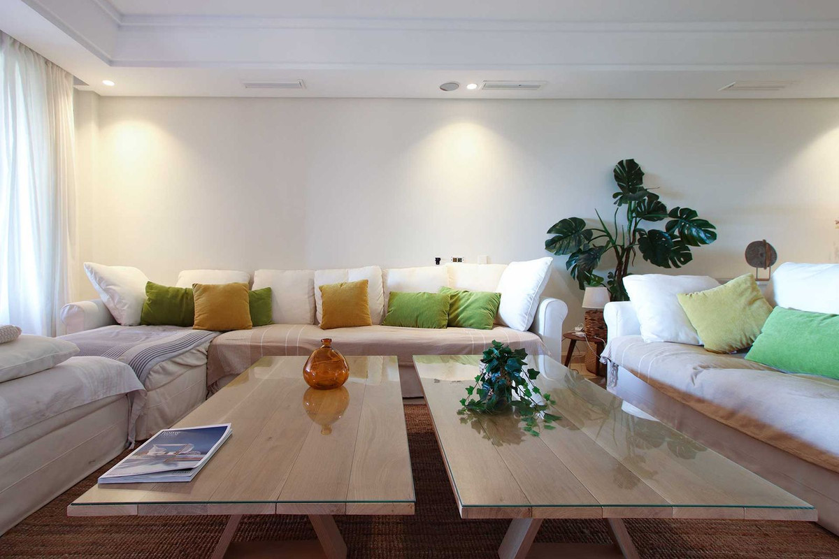 4 Bedroom Apartment for Sale in Marbella — view 10