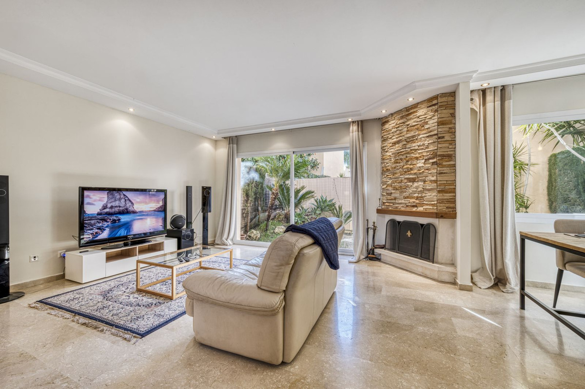 3 Bedroom Villa for Sale in Marbella — 4