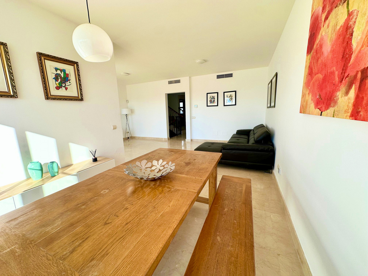 3 Bedroom Villa for Sale in Benahavís — 4
