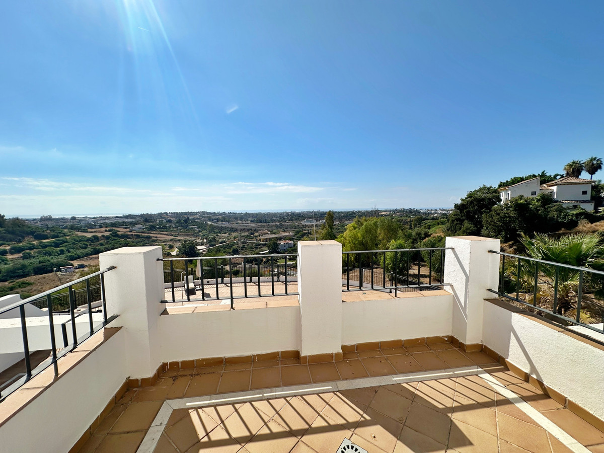 3 Bedroom Villa for Sale in Benahavís — 5