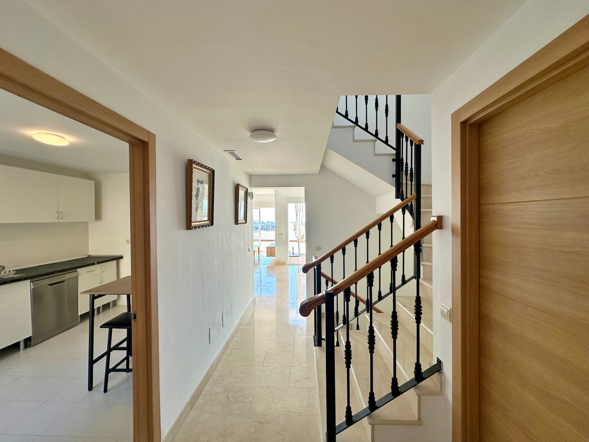 3 Bedroom Villa for Sale in Benahavís — 8