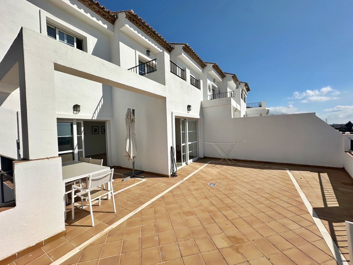 3 Bedroom Villa for Sale in Benahavís — 9