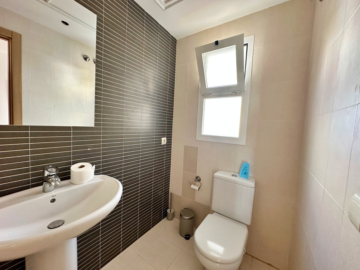 3 Bedroom Villa for Sale in Benahavís — view 10