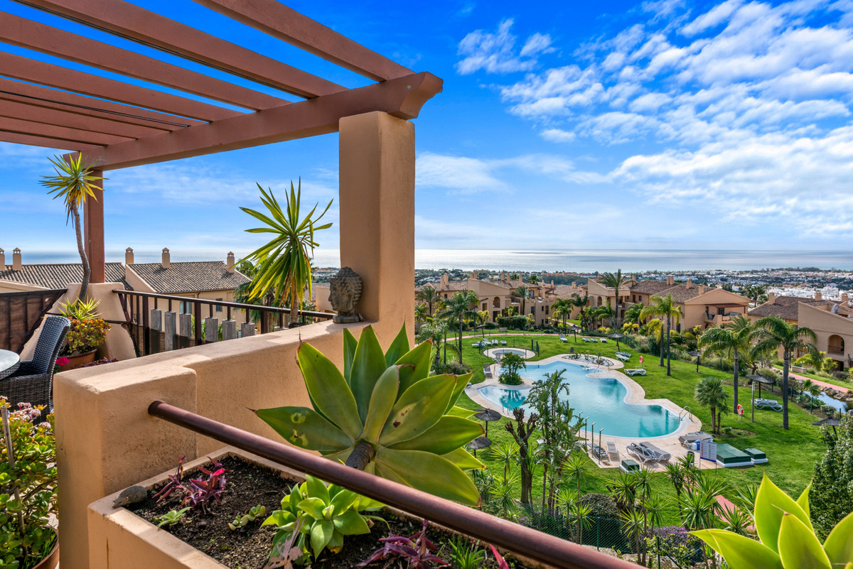 3 Bedroom Apartment for Sale in Benahavís
